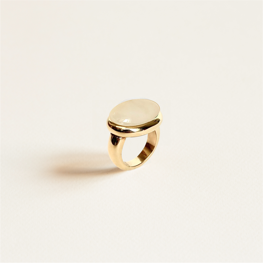 bague ovale jade blanc pierre semi precieuse