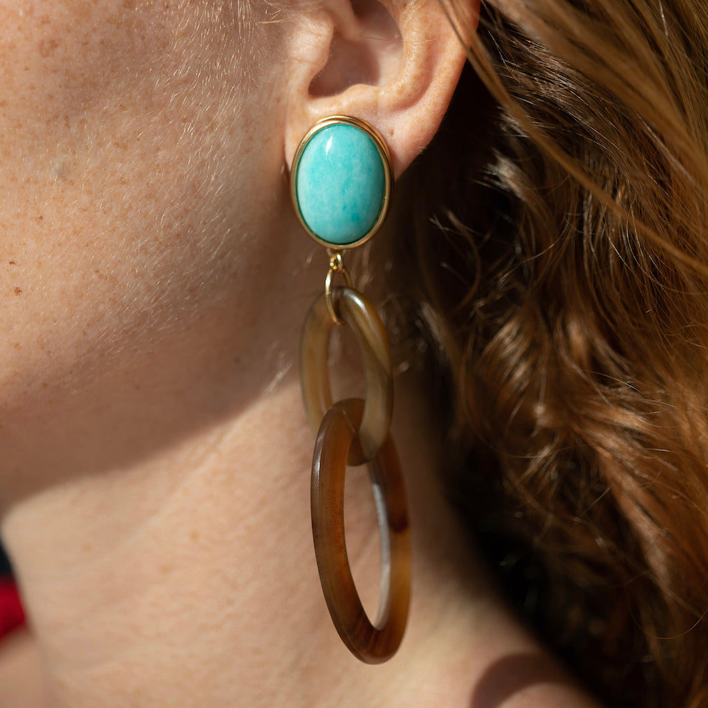 boucles d'oreilles en corne, turquoise, pierre semi précieuse