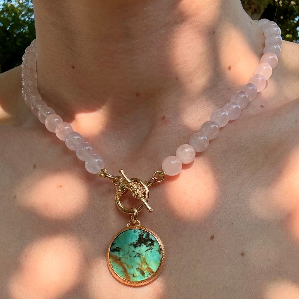 collier en pierres roulées, pierre semi précieuse, quartz rose, jaspe africain