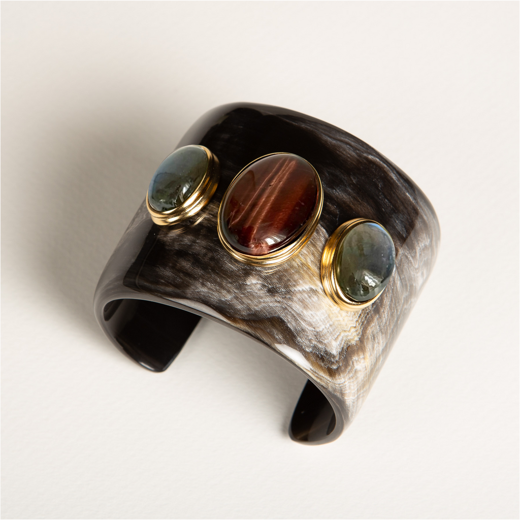 manchette en corne, oeil de taureau, labradorites, pierres semi-précieuses