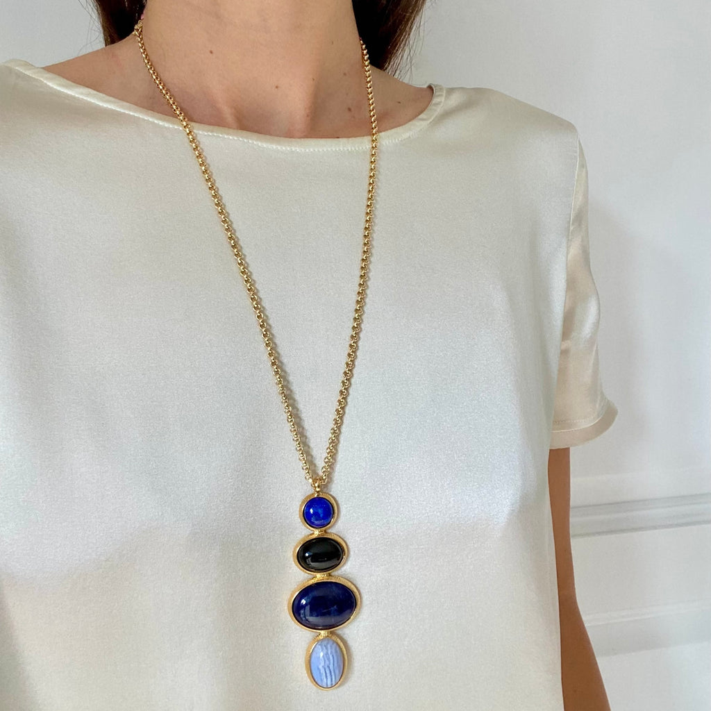 collier XXL, pendentif long, pierres semi précieuses, lapis Lazuli, onyx, sodalite, calcédoine