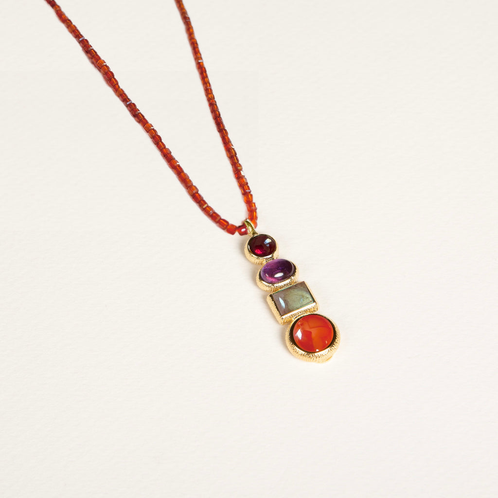 pendentif, collier, pierres semi précieuses, labradorite, cornaline, améthyste, grenat