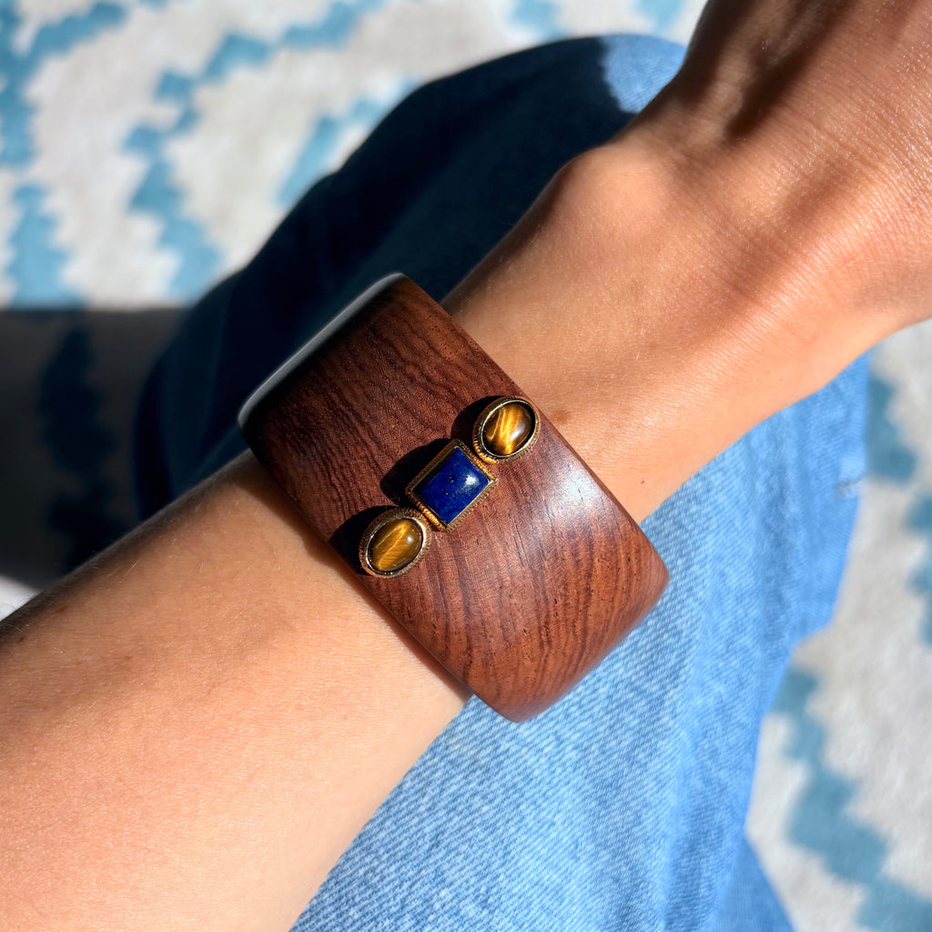 manchette en bois, oeil de tigre, lapis lazuli