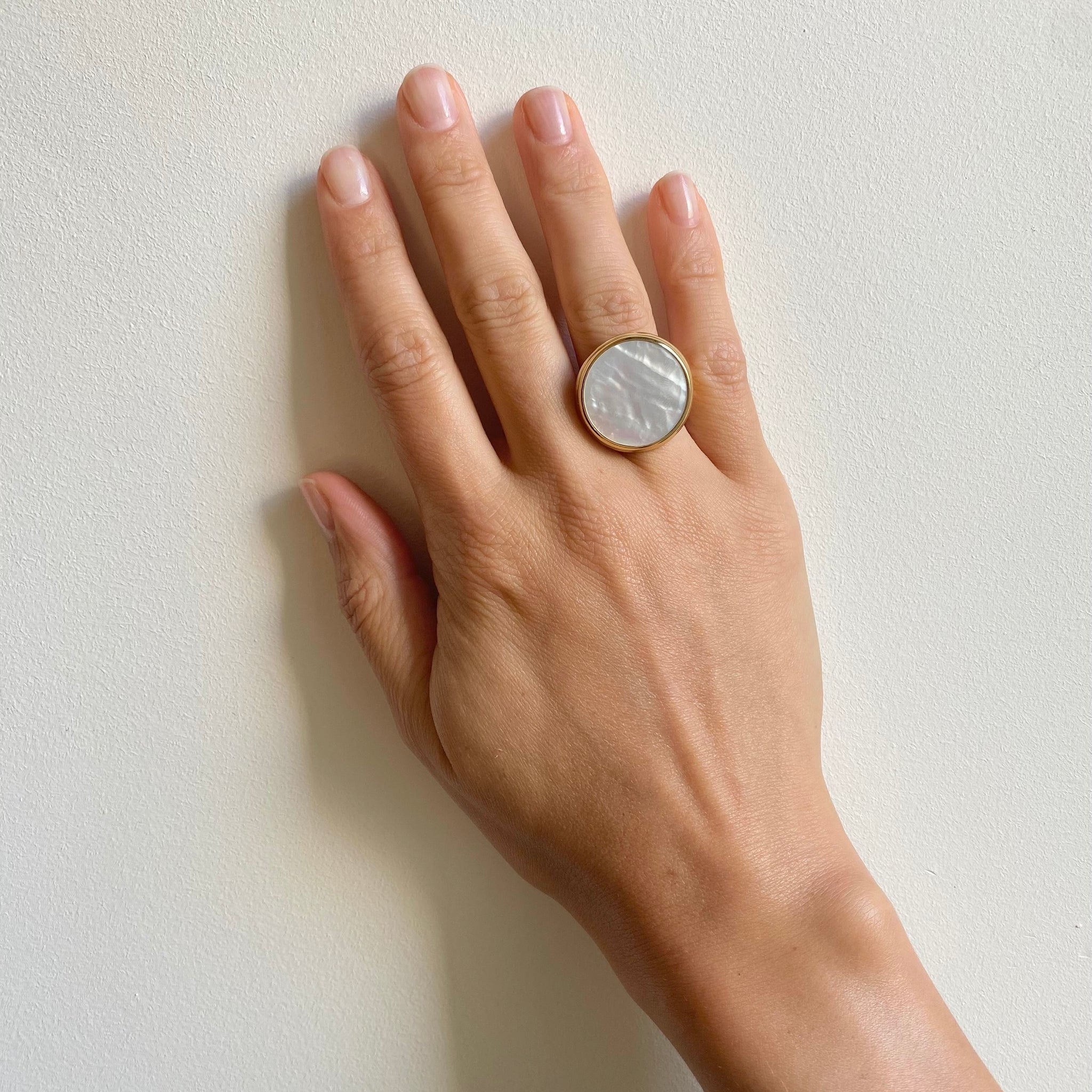 Ring Louise White mother-of-pearl Semi Precious Stone Hélène Prime