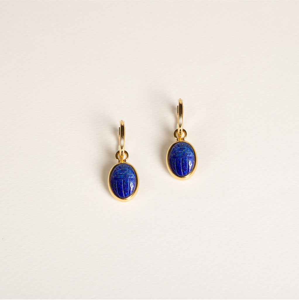 boucles d'oreilles, mini créoles, scarabée, lapis lazuli, pierre semi précieuse