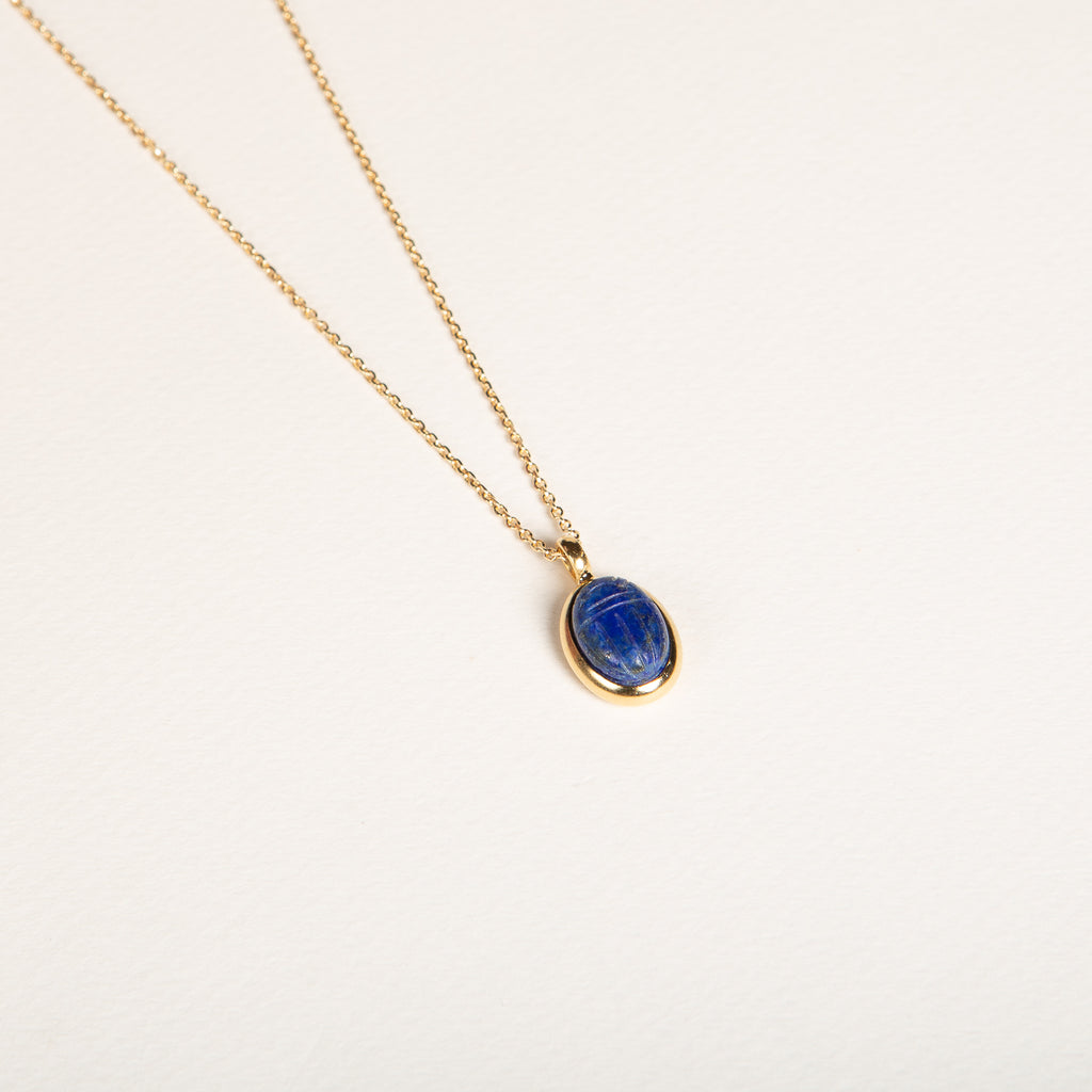 collier, mini pendentif scarabée, lapis lazuli, pierre semi précieuse